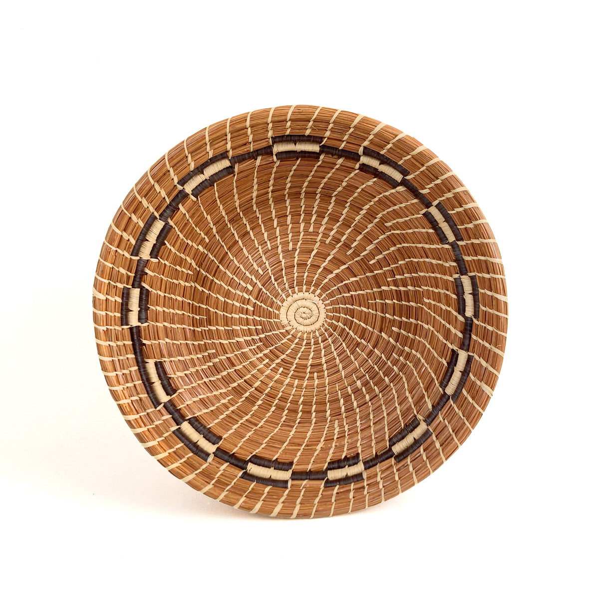 Pine needle basket with two-tone band