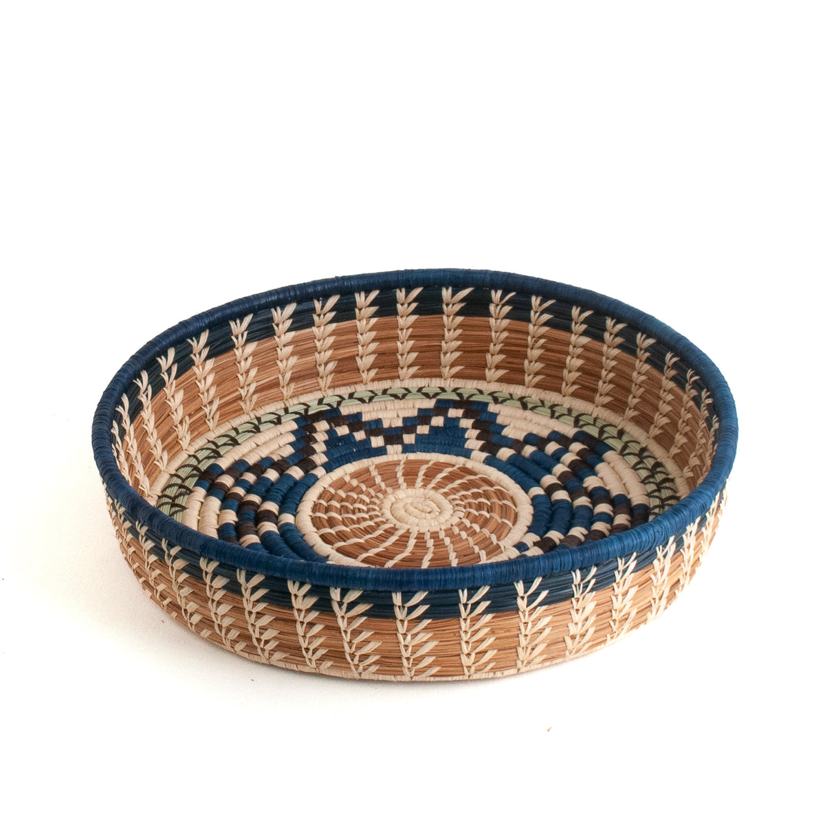Pine needle basket with central star pattern - alt view