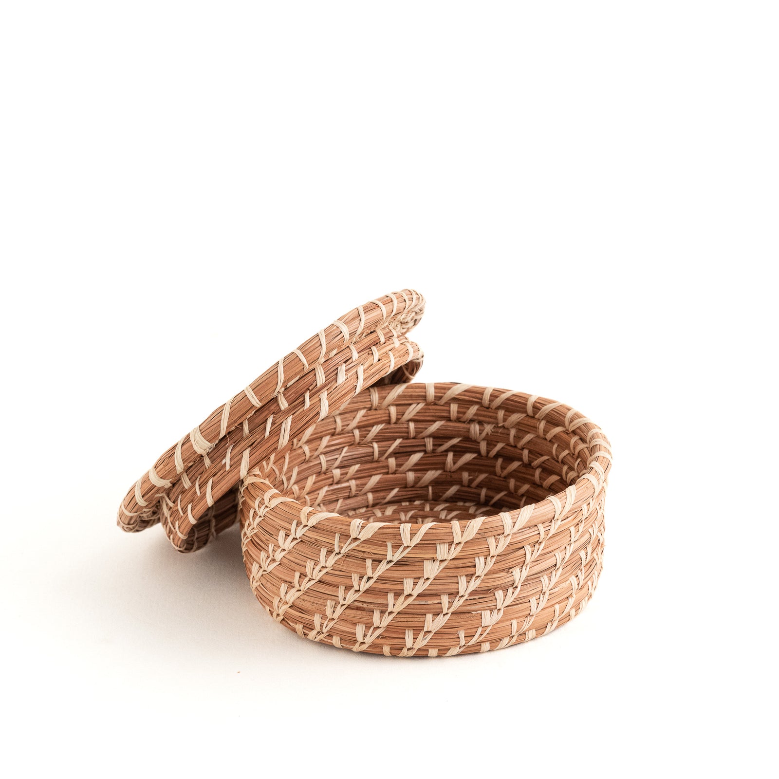 pine needle basket with lid, intricate stitches