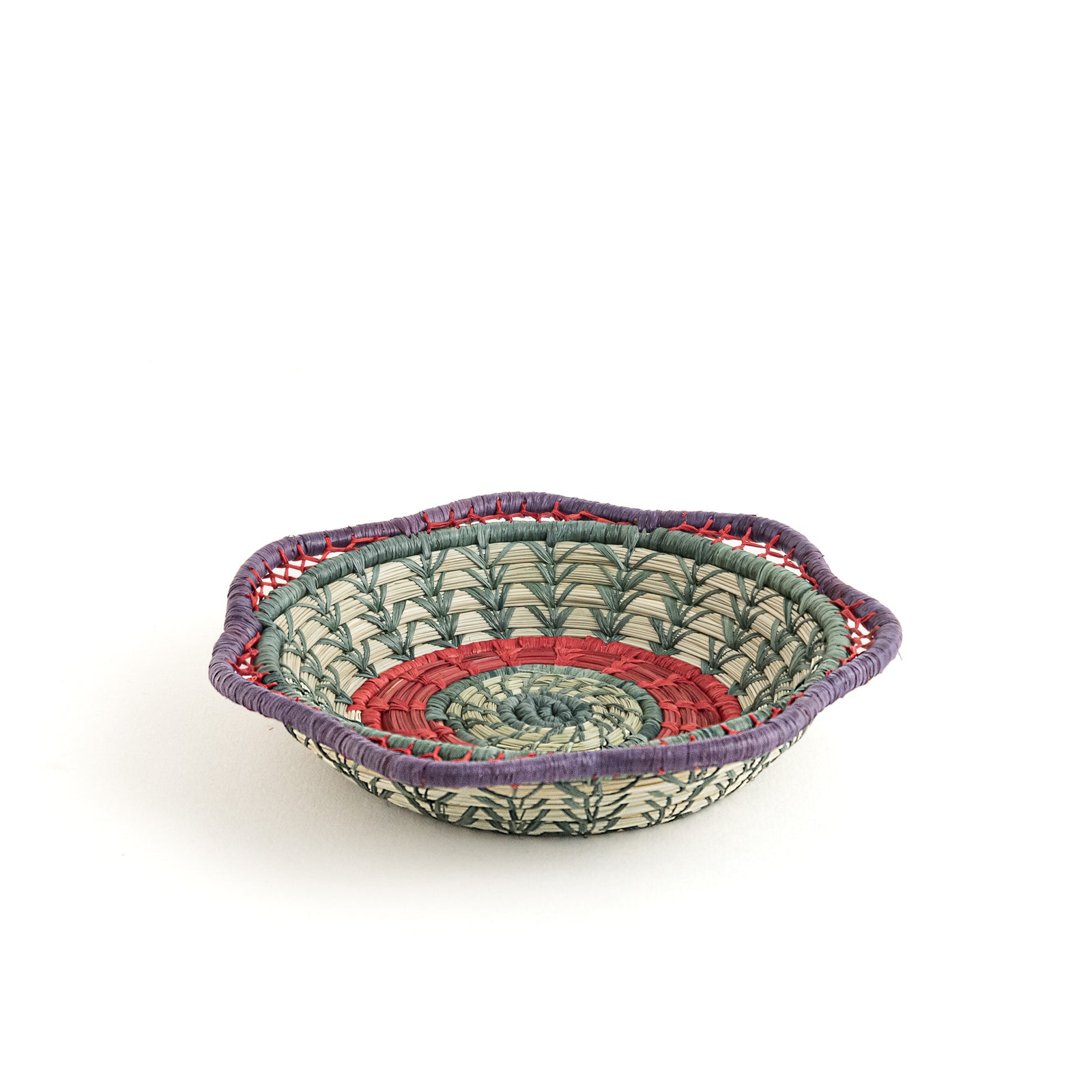 Fina pine needle basket